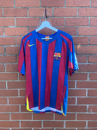 2005 BARCELONA HOME SHIRT - RONALDINHO 10