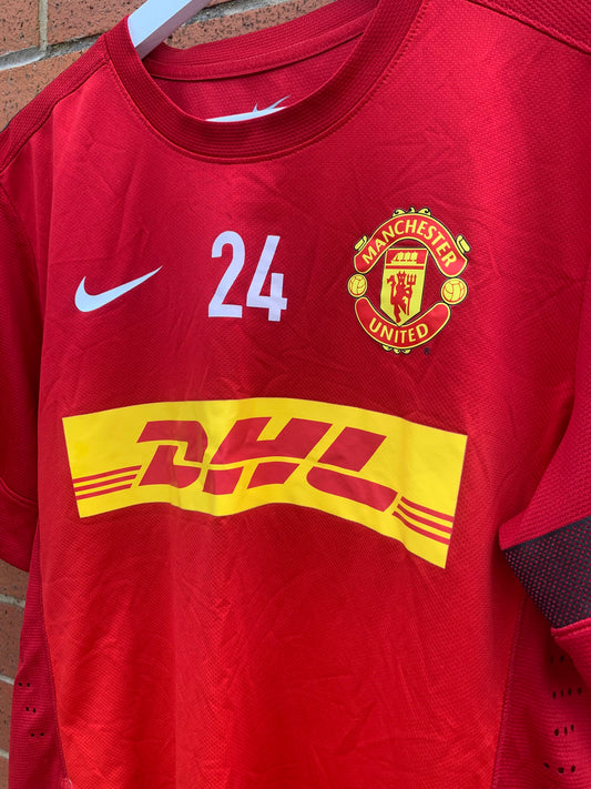 2011 MANCHESTER UNITED TRAINING SHIRT (NO 24)